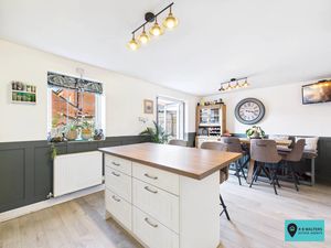 Kitchen/Diner- click for photo gallery
